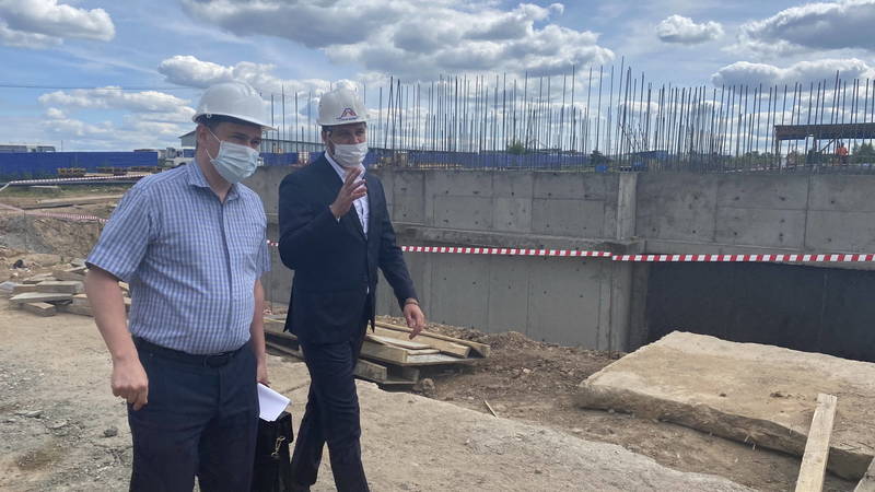 В «Анкудиновском парке» подрядчик приступил к монтажу монолитного каркаса здания общеобразовательной школы 