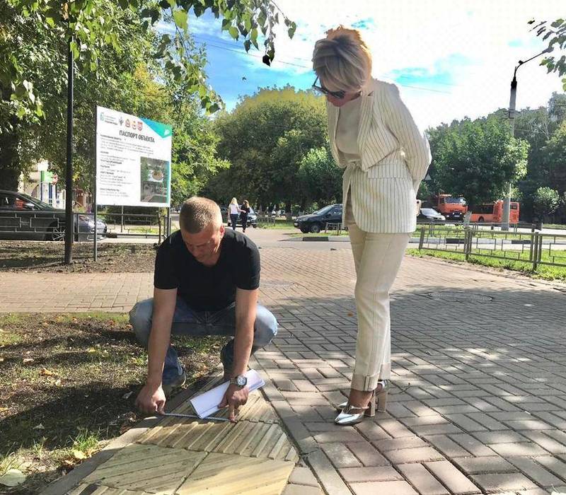 Эксперты проверяют доступную среду в парках и скверах Нижнего Новгорода