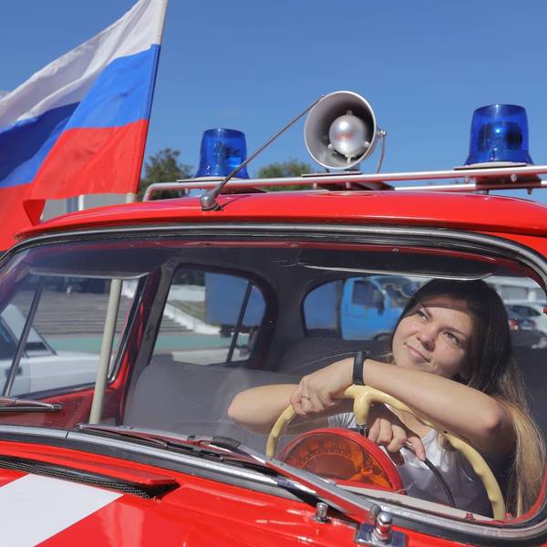 Дзержинцы отметили День государственного флага России автопробегом