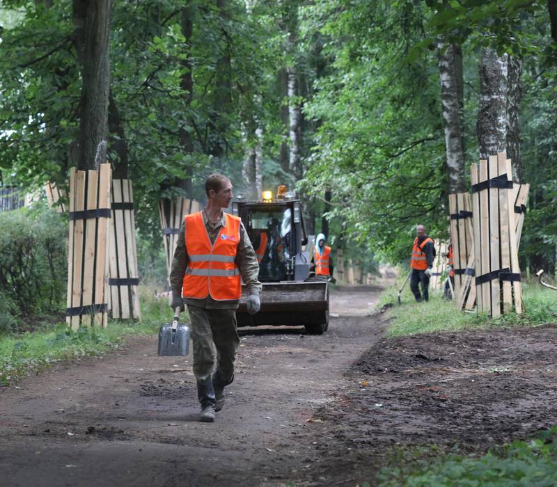 В парке «Швейцария» работа по реконструкции в самом разгаре