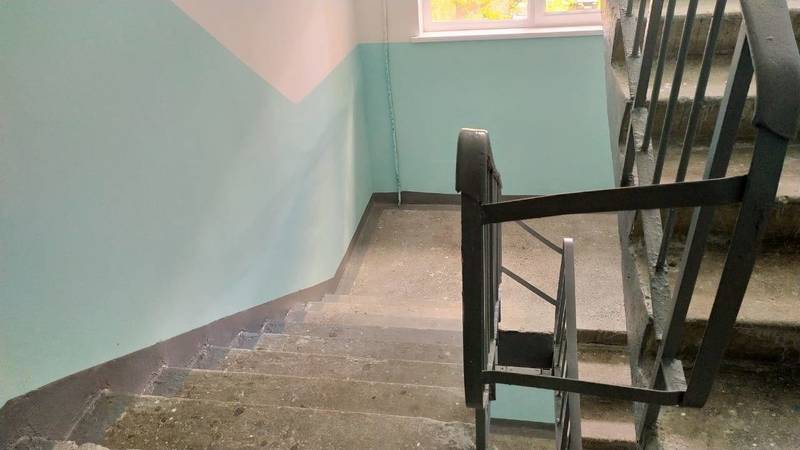 Косметический ремонт подъезда провела домоуправляющая компания после обращения жителей в ГЖИ