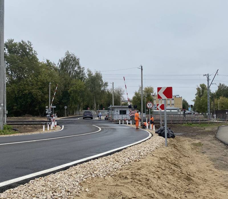 Дорогу и временный железнодорожный переезд открыли на ул. Новосоветской в Нижнем Новгороде