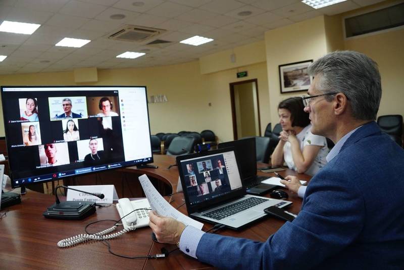 Первые сеансы видеосвязи с общественными наблюдателями провел ситуационный центр Общественной палаты Нижегородской области