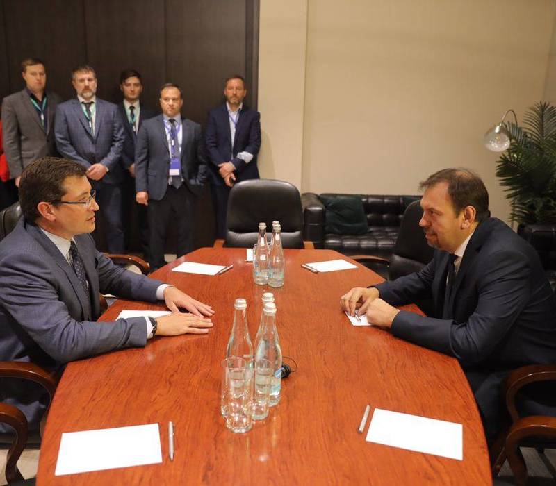 Глеб Никитин провел рабочую встречу с руководителем Аналитического центра при Правительстве РФ Константином Калининым