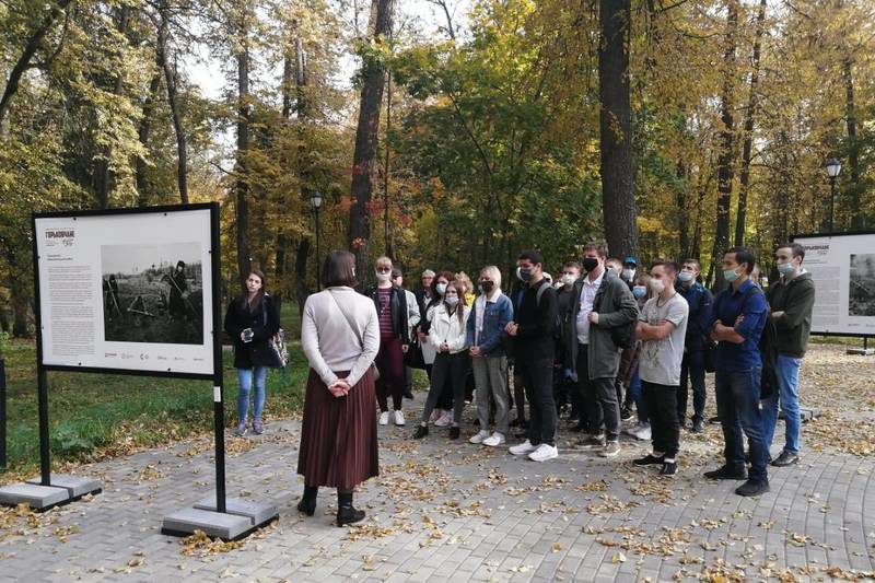 В Сарове состоялась презентация передвижной фотовыставки «Горьковчане. Приближая Победу»	 