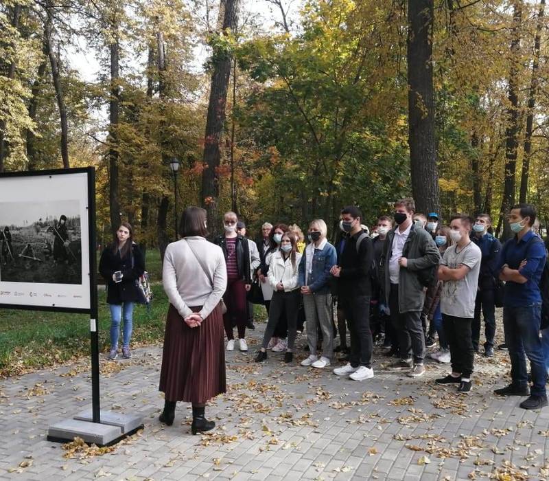 В Сарове состоялась презентация передвижной фотовыставки «Горьковчане. Приближая Победу»	 