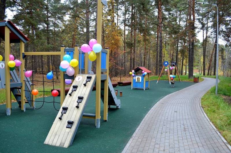 Т Плюс установила детскую площадку в парке «Утиное озеро» в Дзержинске