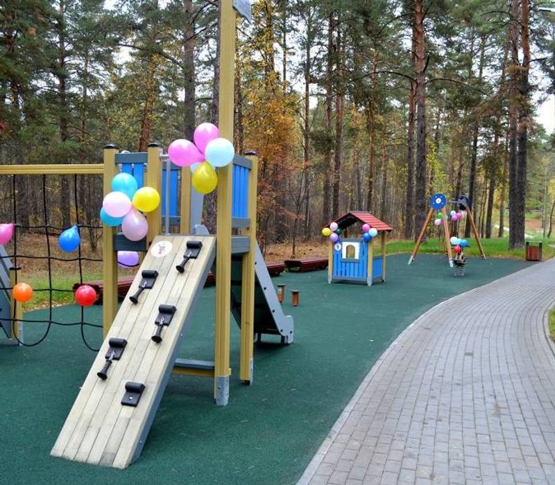 Т Плюс установила детскую площадку в парке «Утиное озеро» в Дзержинске