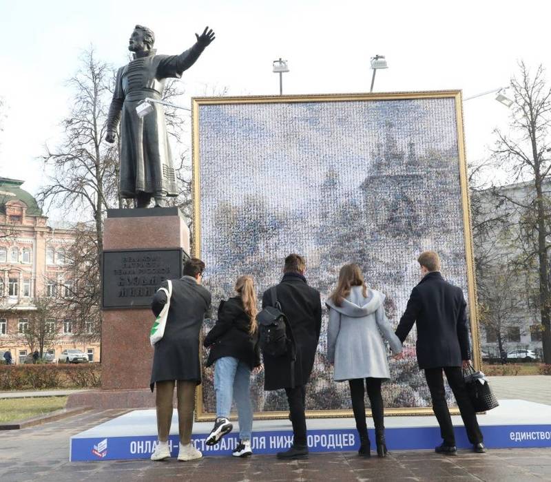 Картину «Воззвание Минина» воссоздали из портретов нижегородцев