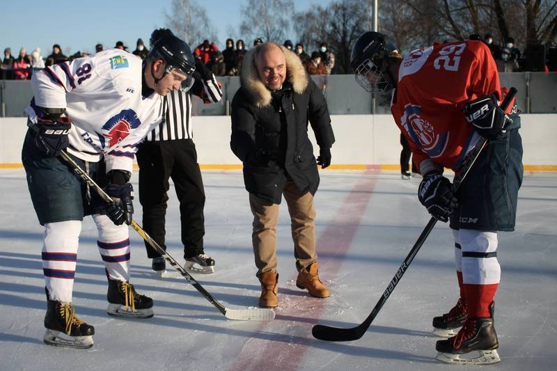 Первый межрегиональный турнир любительских команд по хоккею с шайбой состоялся в Вачском районе