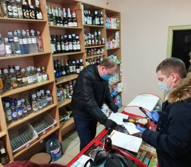 Более 1000 единиц алкогольной продукции изъяли из незаконного оборота с начала года в Нижегородской области 