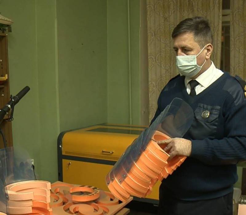 Нижегородское детское речное пароходство передало 50 защитных экранов инфекционной больнице №23
