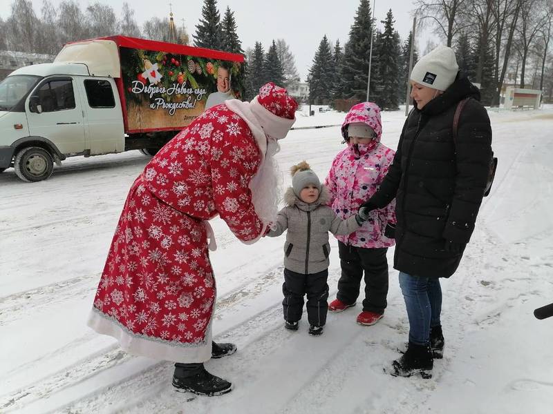 Артем Кавинов: «Более 3,5 тысяч подарков под Новый год и Рождество привезет Дед Мороз на Борский депутатский округ» 