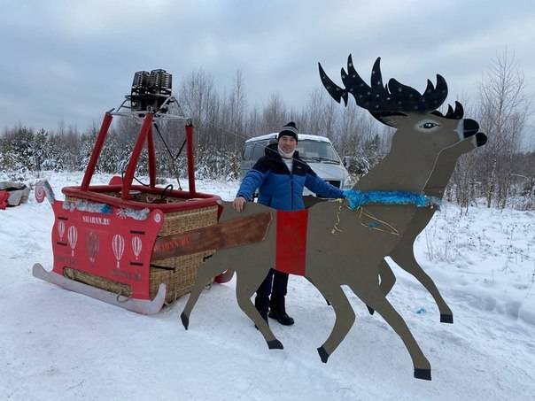 Дед Мороз на воздушном шаре пролетел над городом Семеновым