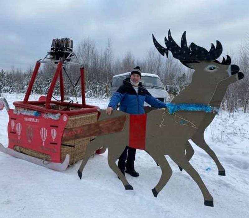 Дед Мороз на воздушном шаре пролетел над городом Семеновым