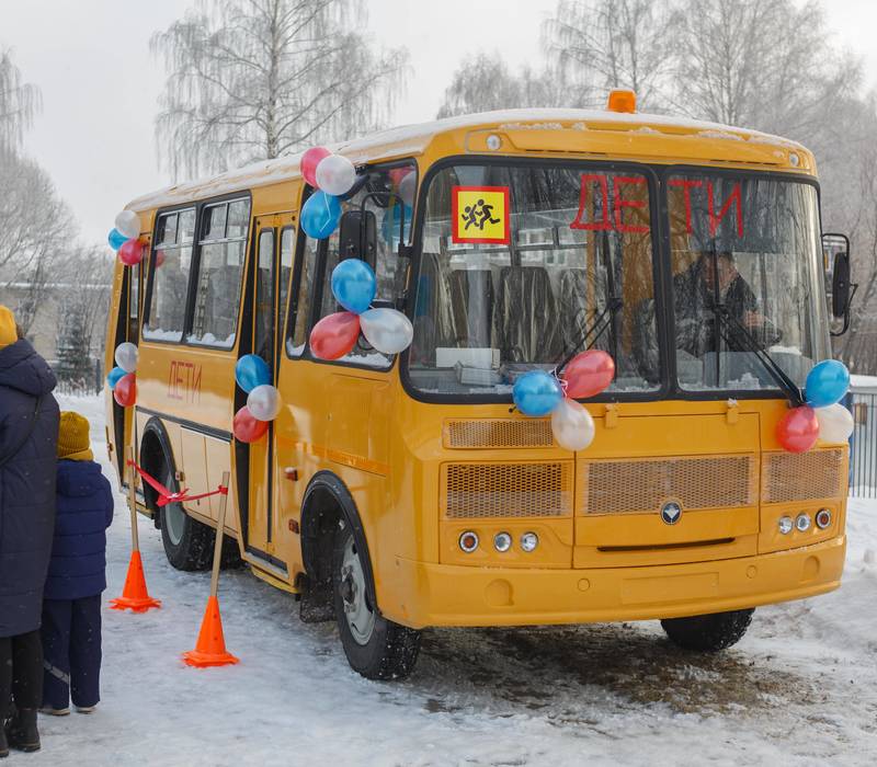 Два новых школьных  автобуса прибыли в сельские школы Кстовского района