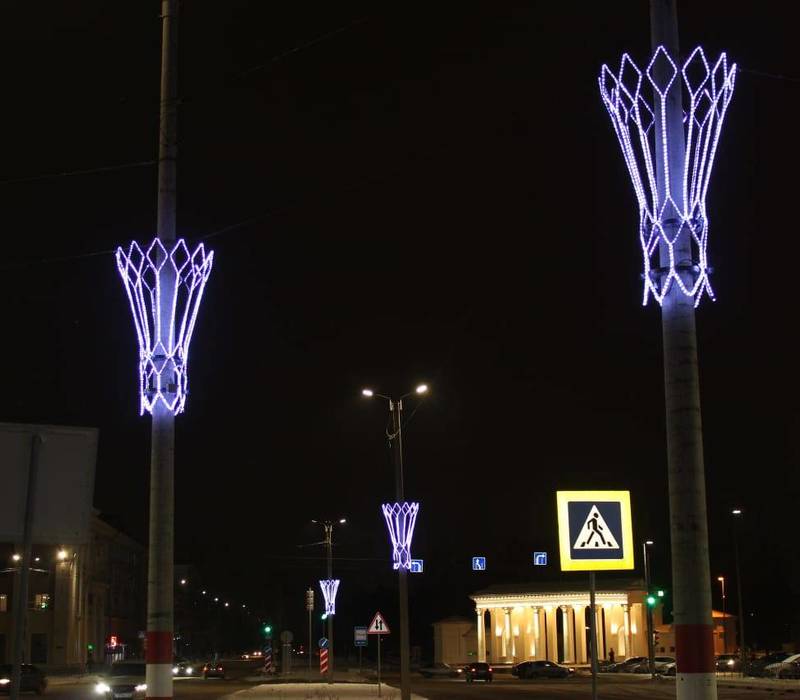 На дзержинских улицах установили более 90 световых конструкций