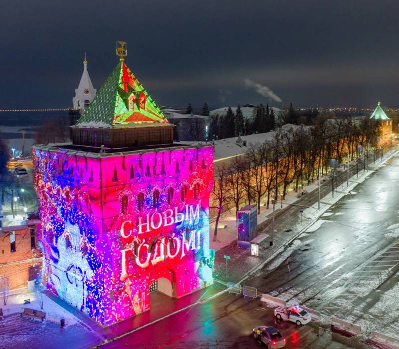 На Дмитриевской башне Нижегородского кремля появилась праздничная звуковая 3D-инсталляция