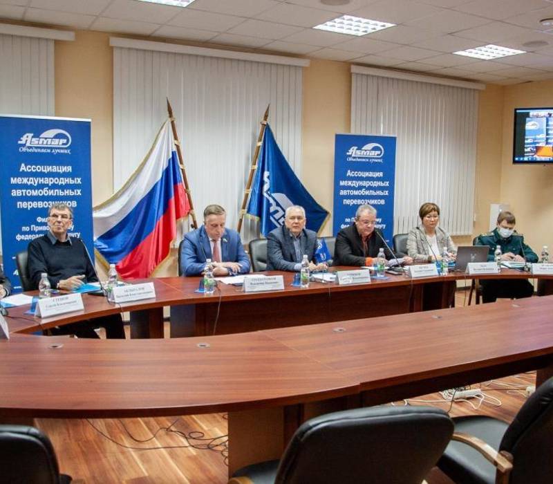 Представители Приволжского таможенного управления приняли участие в заседании Ассоциации международных автомобильных перевозчиков в ПФО