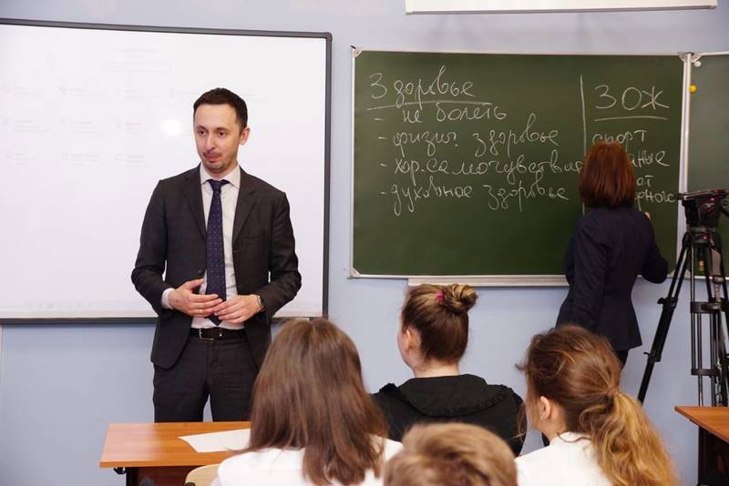 Давид Мелик-Гусейнов в рамках Всероссийского классного часа провел урок здоровья в гимназии №1 Нижнего Новгорода