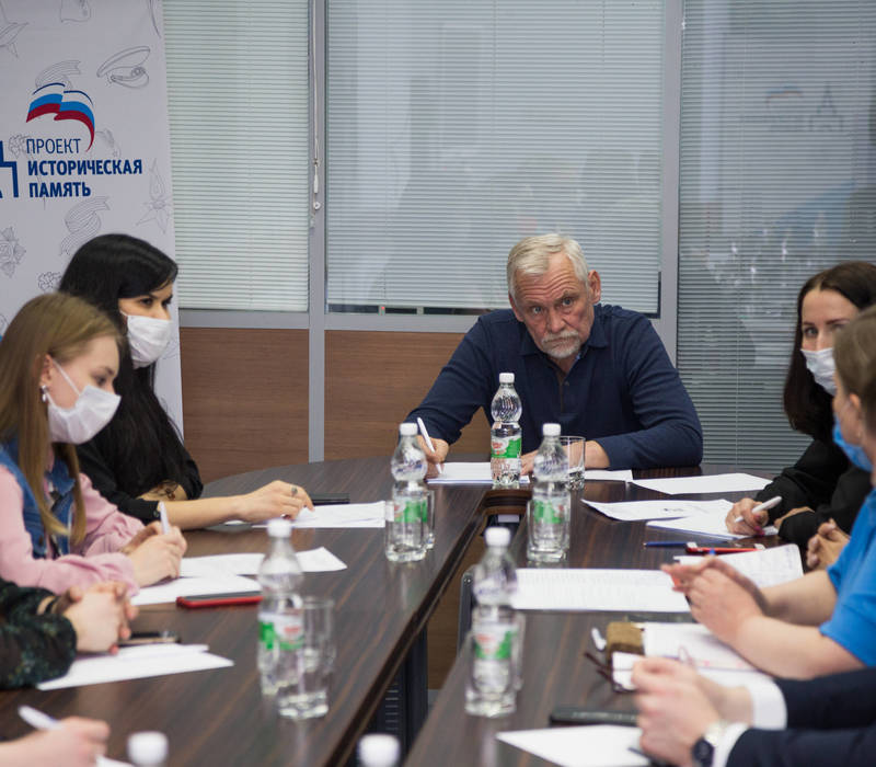 Вадим Булавинов обсудил с волонтерскими и молодежными организациями проведение «Диктанта Победы» в Нижегородской области