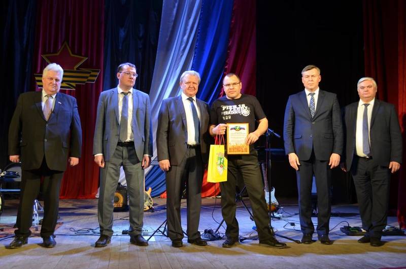 Дмитрий Краснов вручил памятные медали ветеранам боевых действий Торжественное мероприятие было посвящено 12-летию со дня завершения контртеррористической операции на территории Чеченской республики