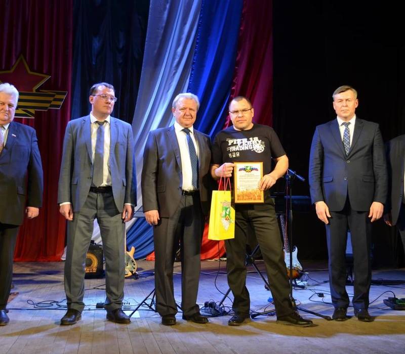 Дмитрий Краснов вручил памятные медали ветеранам боевых действий Торжественное мероприятие было посвящено 12-летию со дня завершения контртеррористической операции на территории Чеченской республики