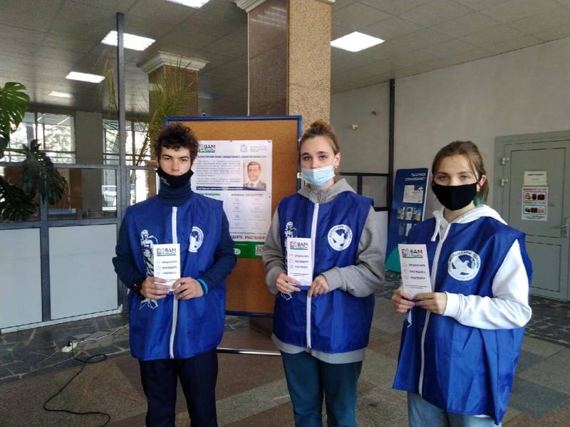 «Волонтеры Победы» оказывают техническую помощь нижегородцам при голосовании по проекту «Вам решать»