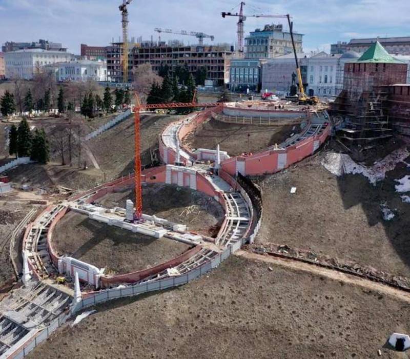Реконструкция Чкаловской лестницы выполнена на 65 процентов
