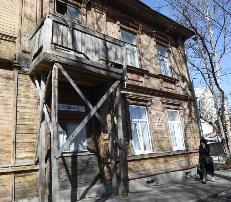 Балкончик на место верните
