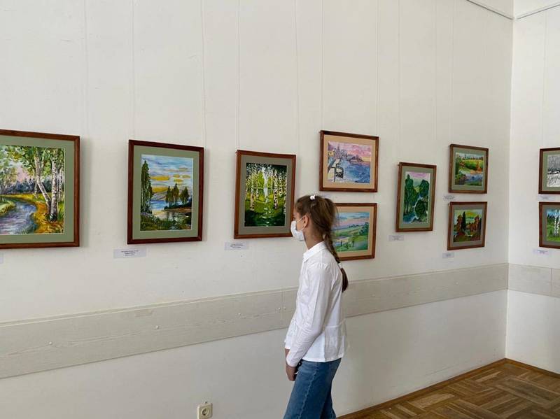 В Нижегородском выставочном комплексе открылась выставка детского рисунка«Пейзажи родного края»