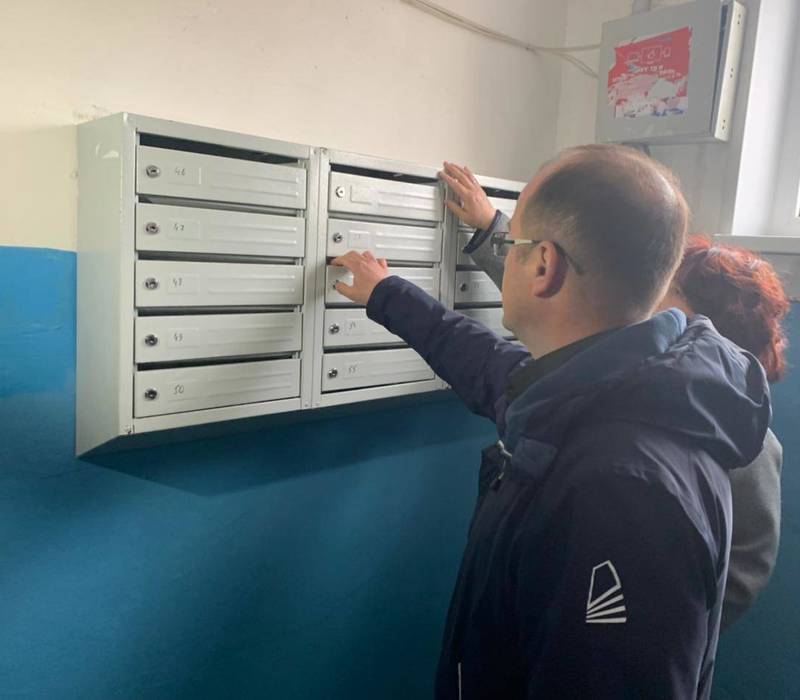 В Дзержинске Госжилинспекция обязала ДУК устранить нарушения в подъезде и на придомовой территории