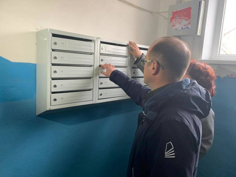 В Дзержинске Госжилинспекция обязала ДУК устранить нарушения в подъезде и на придомовой территории