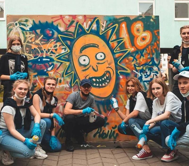 Нижегородские школьники пообщались с испанским художником Sav45