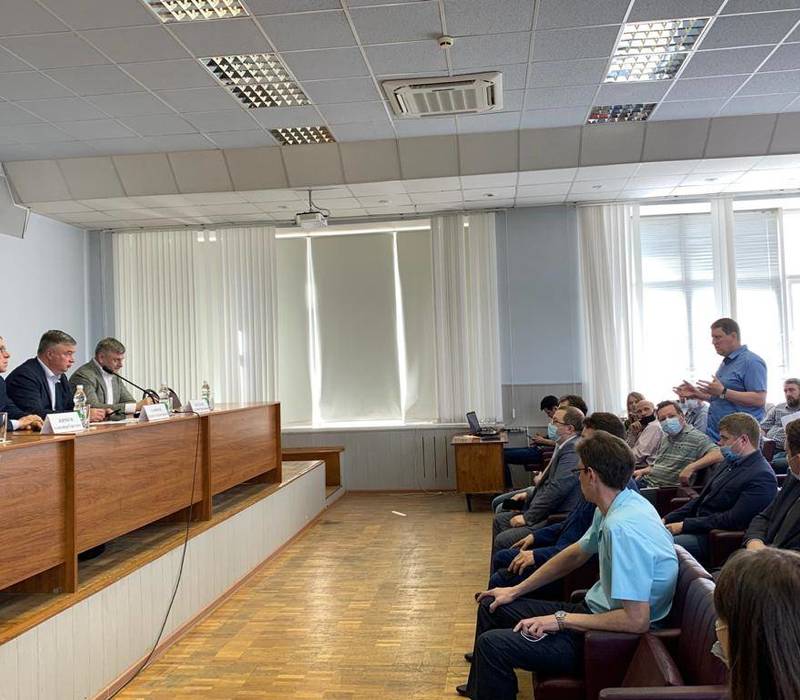 Артем Кавинов: «На встречах, на территориях мы обсуждаем дальнейшее развитие федеральных партийных проектов»