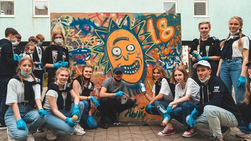 Нижегородские школьники пообщались с испанским художником Sav45