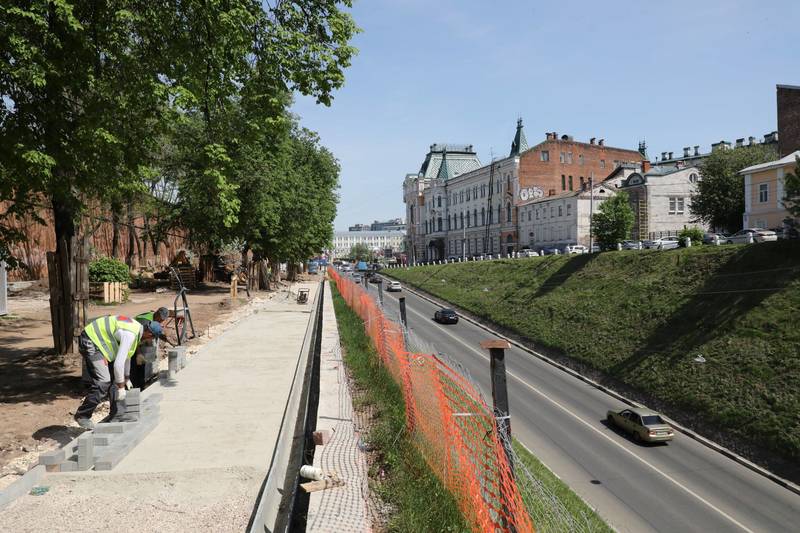 Реконструкция Кремлевского бульвара на участке от Кладовой до Тайницкой башни выполнена на 50 процентов
