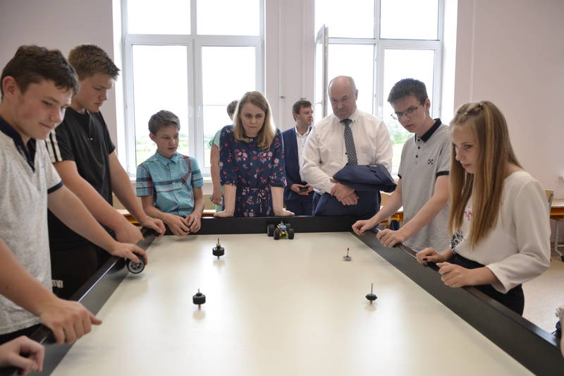 Ученики школы Дальнеконстантиновского района готовятся к экзаменам в кабинетах, оборудованных по нацпроекту «Образование»
