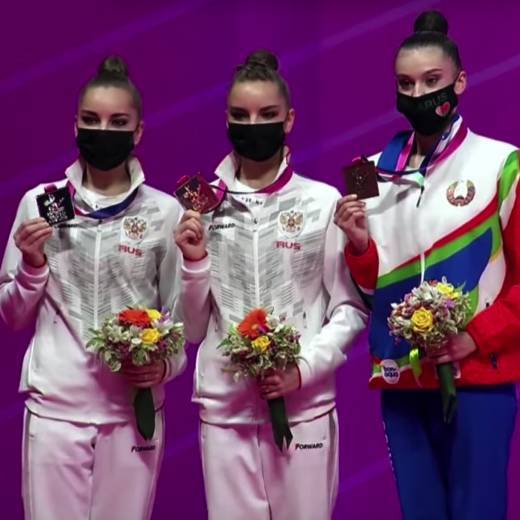 Сестры Аверины завоевали 10 медалей на этапе Кубка мира по художественной гимнастике