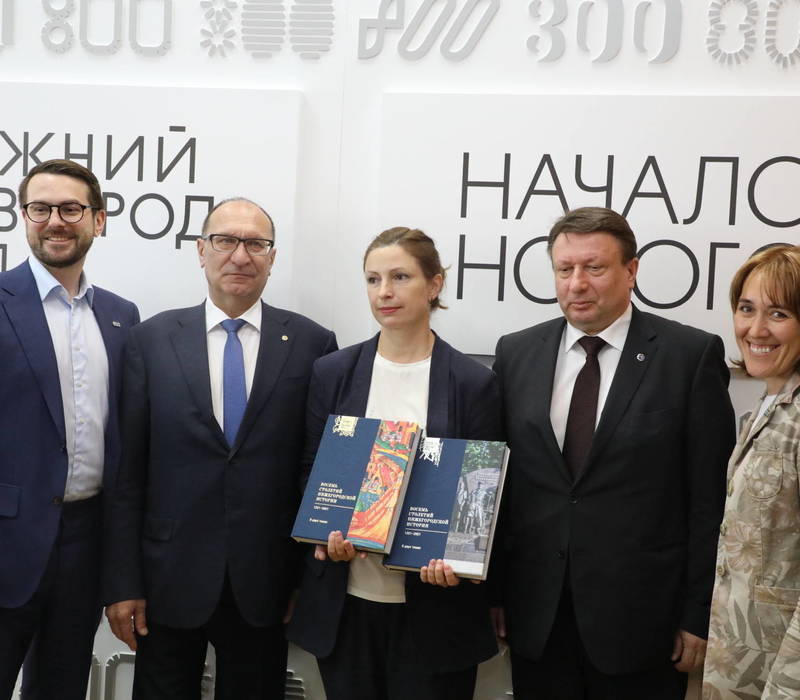 В НГТУ состоялась презентация двухтомника «Восемь столетий нижегородской истории»