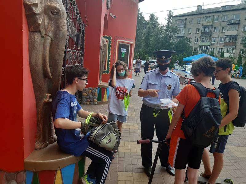 В одном из парков областного центра прошла профилактическая акция «Пешеход – на переход!»