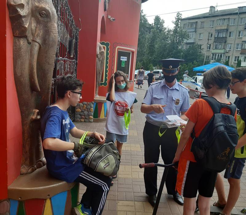 В одном из парков областного центра прошла профилактическая акция «Пешеход – на переход!»