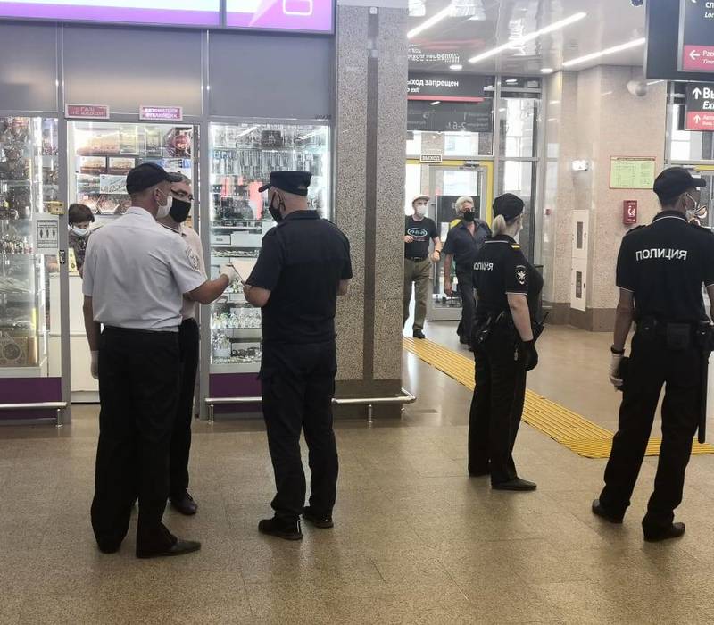На железнодорожном вокзале в Нижнем Новгороде проверили соблюдение масочного режима