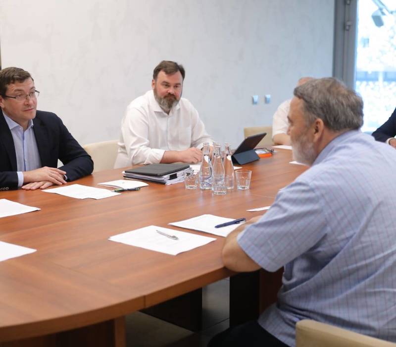 Глеб Никитин и Игорь Артемьев провели совещание по развитию регби в регионе
