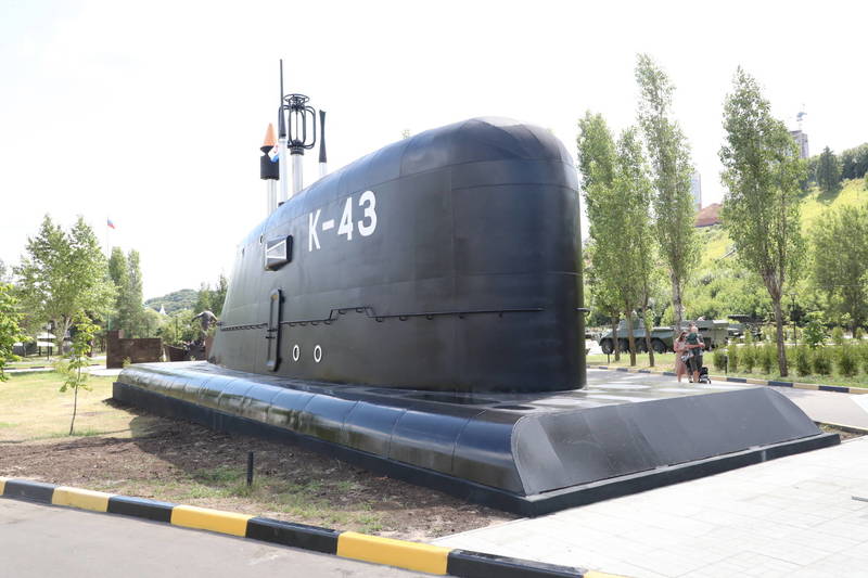 В парке Победы установили рубку знаменитой атомной подлодки «Скат»