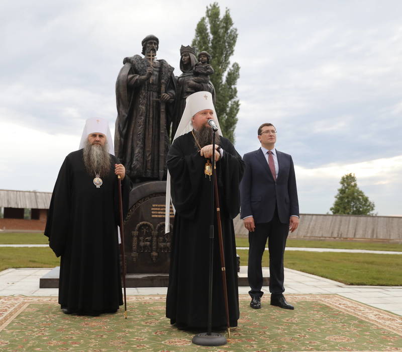В Нижнем Новгороде состоялось открытие памятника князю Дмитрию Донскому и его жене Евфросинии