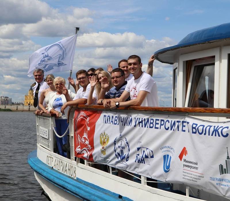 «Плавучий университет» продолжает изучать факторы, влияющие на состояние Волги
