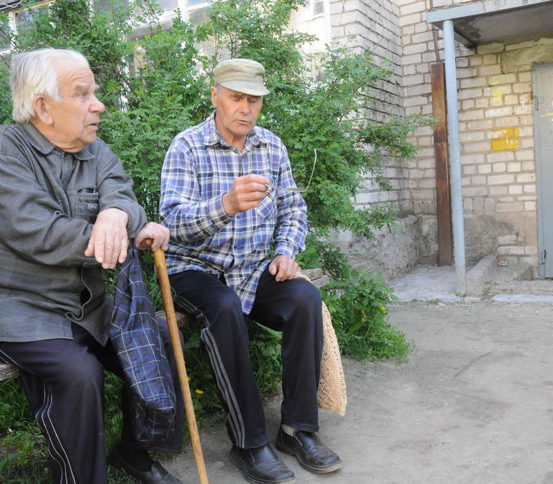 Остаются ли знакомые после 60 и надо ли поддерживать связи с ними в эти годы?
