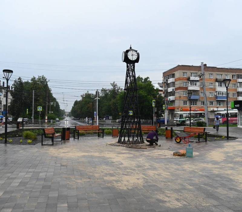 В Дзержинске завершено благоустройство Привокзальной площади 