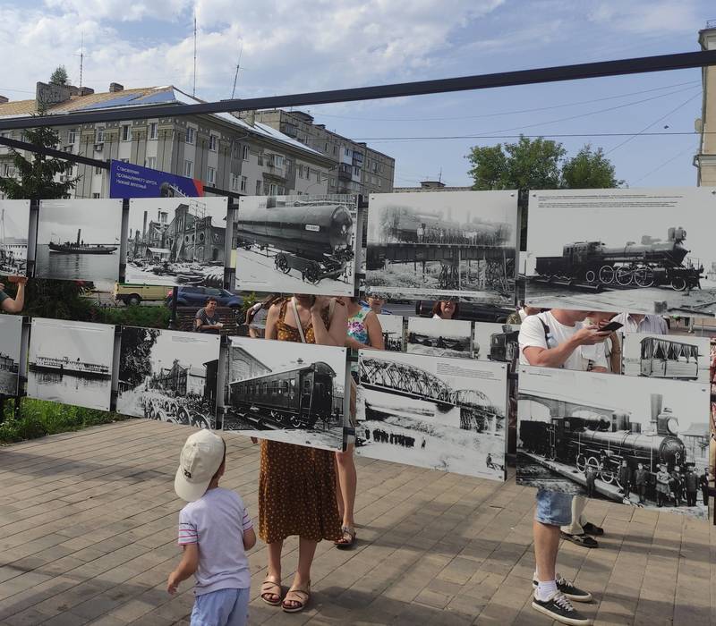 В самом центре Сормова открылась передвижная фотоэкспозиция